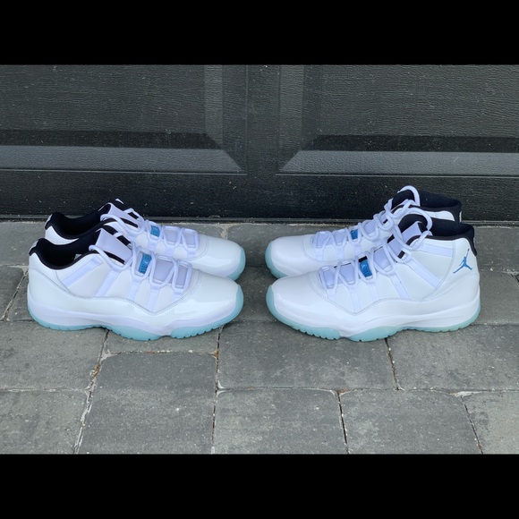 Retro 11 - Picture 2 of 4